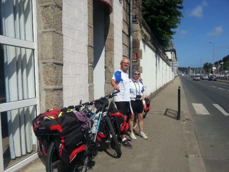 Devant l'hotel du Port à Morlaix.