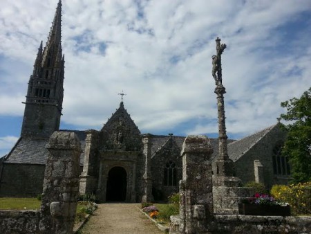 L'église et le calvaire