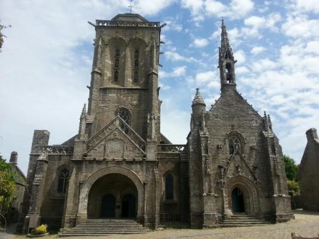 La très belle église de Locronan.