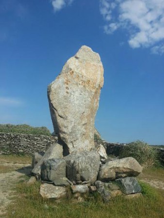Menhir entre Plozévet et Penhors.