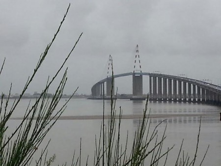 L'élégant pont de St Nazaire. 