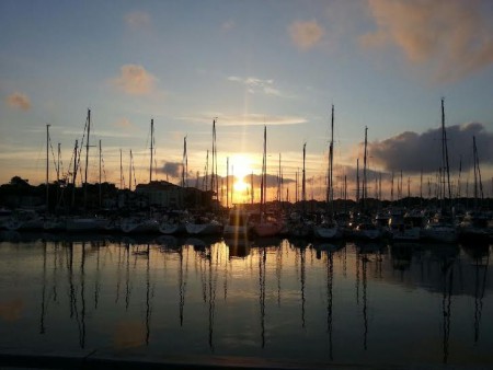 Soleil couchant sur le port de Capbreton.