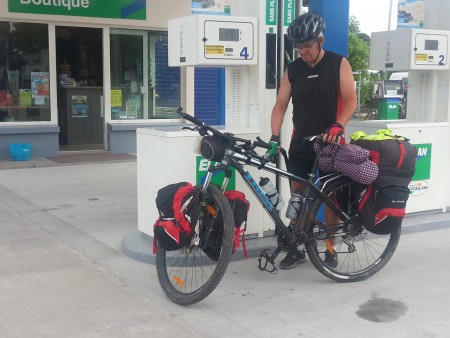 Dans une station service de Montalivet les Bains.